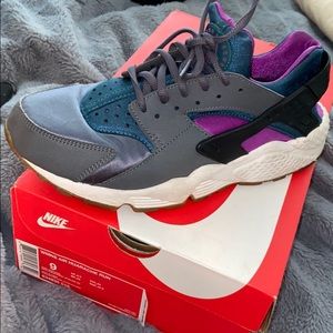 Woman’s air Huarache Run